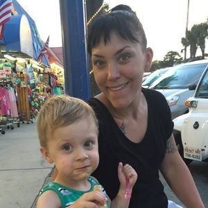 Meet your Posher, Andrea